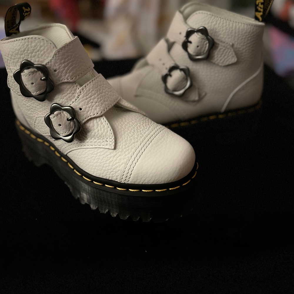 Dr. Martens Women's Devon Flower Ankle Boot BNNW